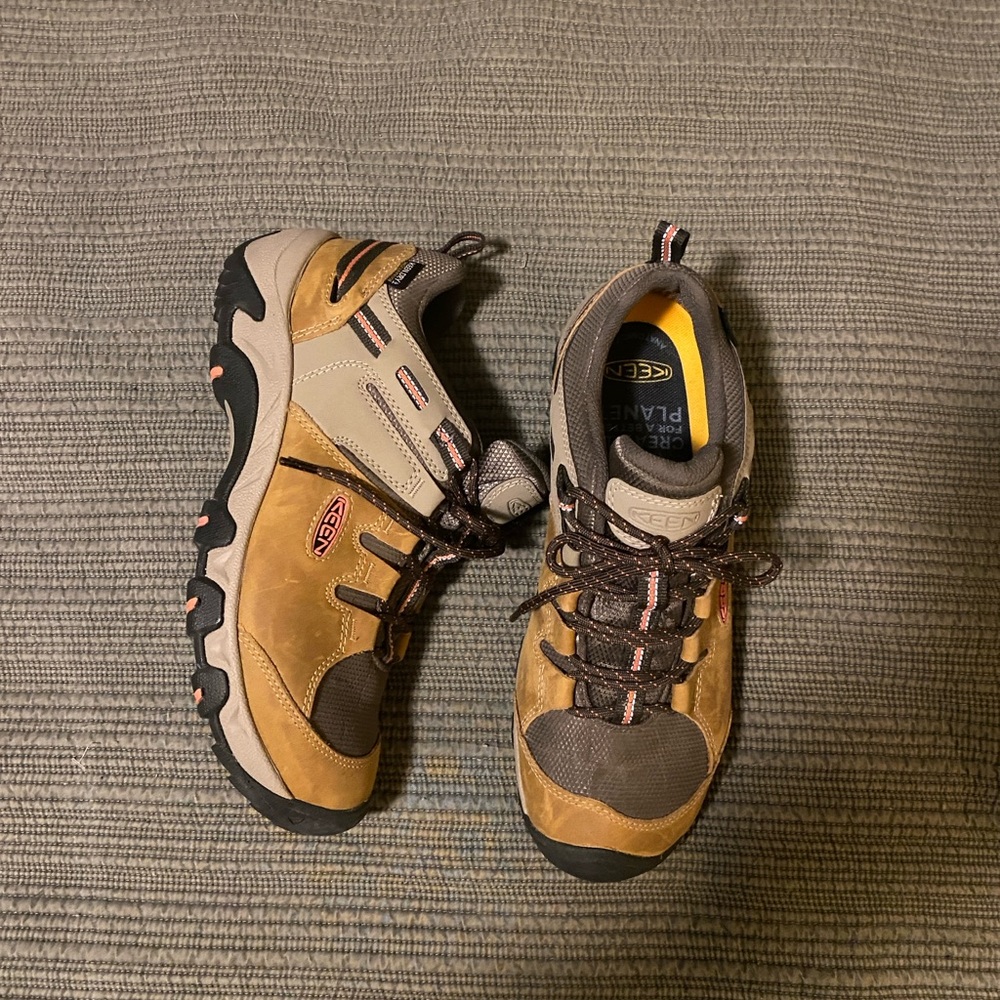 KEEN  size 10 Targhee style-hiking-keen-dry/waterproof
